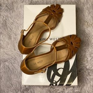 NINE WEST tan Mary Janes....BNIB